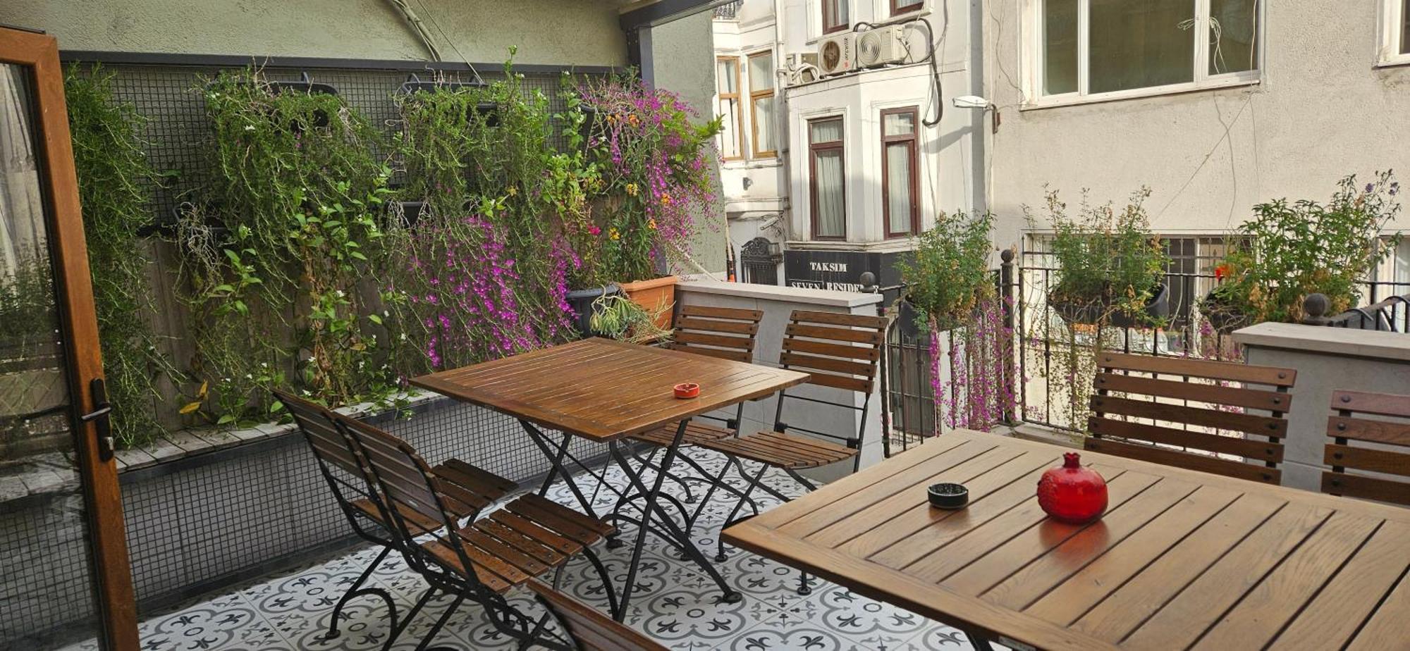Taksim Suite Istanbul Exterior photo